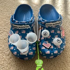 Crocs women’s USA flat July 4th vineyard vines Classic Clog sandals shoes